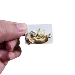 Vintage Giusti Gold Toned Flying Angel Pin